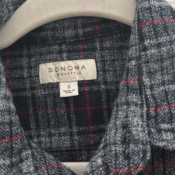 Sonoma Life + Style Men’s Black Red and Gray Plaid Flannel Shirt Size S - Picture 2 of 5